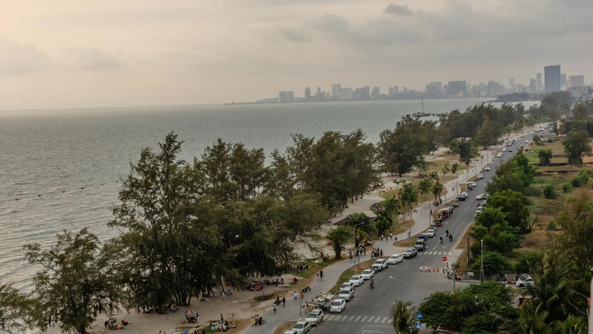 Billions Hotel Sihanoukville 5*,